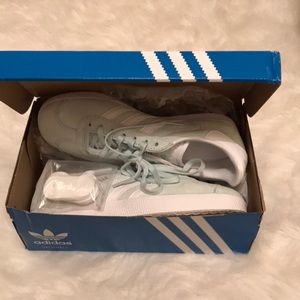 NWT adidas gazelle